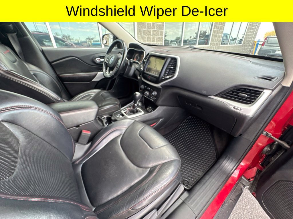 Used 2017 Jeep Cherokee Trailhawk AWD/4WD image 39