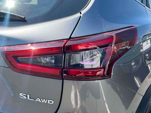 Used 2022 Nissan Rogue Sport SL AWD/4WD image 8