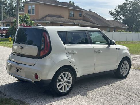 Used 2018 Kia Soul + FWD image 14