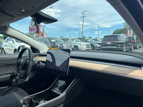 Used 2018 Tesla Model 3 Long Range RWD image 19