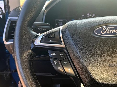 Used 2022 Ford Edge SEL w/ Convenience Package image 11