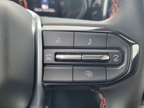 Used 2025 Chevrolet Colorado W/T w/ Advanced Trailering Package image 16