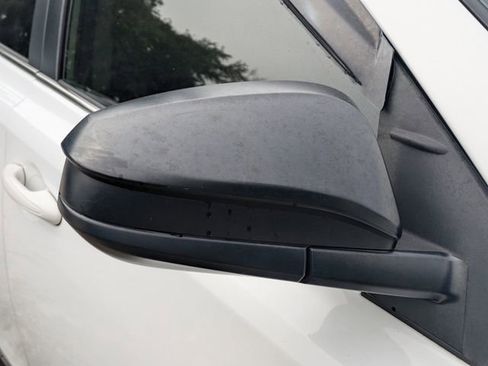 Used 2018 Toyota RAV4 LE image 10