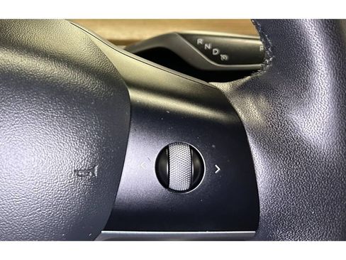 Used 2021 Tesla Model Y Long Range AWD/4WD image 24