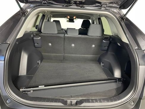 Used 2021 Toyota RAV4 LE AWD/4WD image 18