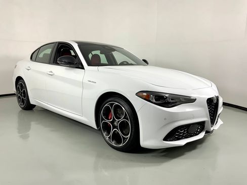 New 2026 Alfa Romeo Giulia AWD image 6