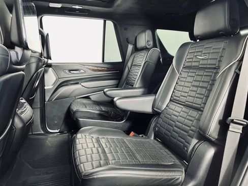 Used 2021 Cadillac Escalade Sport Platinum w/ Heavy-Duty Trailer Package image 12