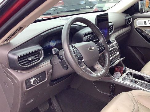 Used 2022 Ford Explorer Platinum w/ Equipment Group 601A image 3