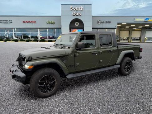 Used 2022 Jeep Gladiator Sport AWD/4WD image 4