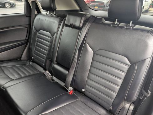 Used 2017 Ford Edge SEL w/ Equipment Group 201A AWD/4WD image 7