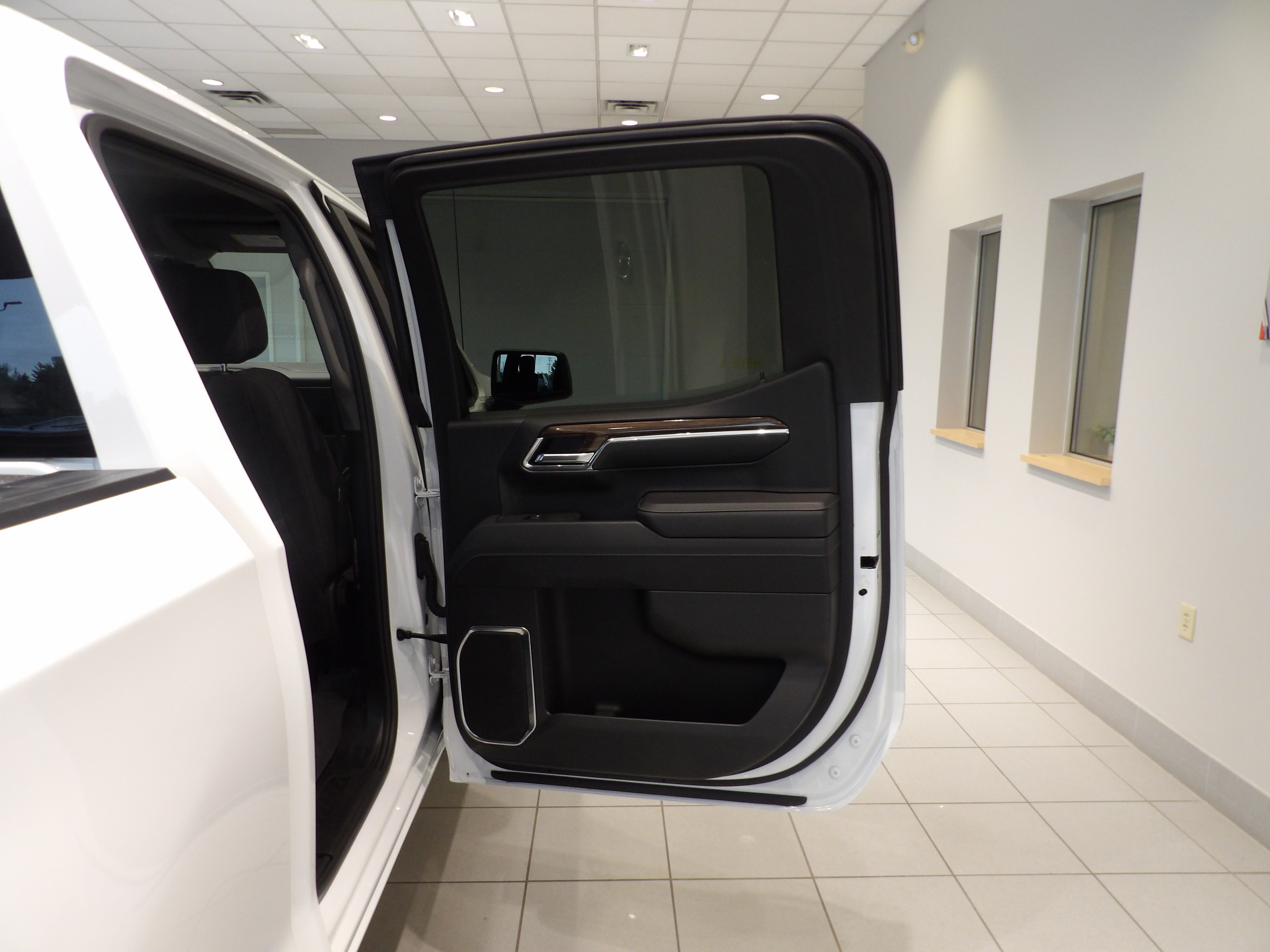 Used 2023 Chevrolet Silverado 1500 RST AWD/4WD image 18