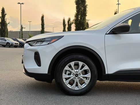 Used 2024 Ford Escape Active AWD/4WD image 9