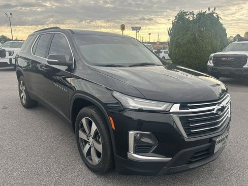 Used 2022 Chevrolet Traverse LT w/ LT Premium Package FWD image 6