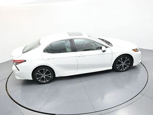 Used 2019 Toyota Camry L image 38