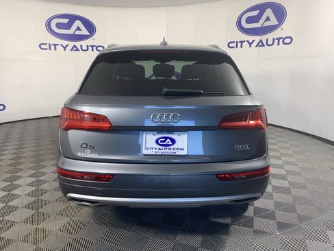 Used 2018 Audi Q5 Premium w/ Convenience Package image 4