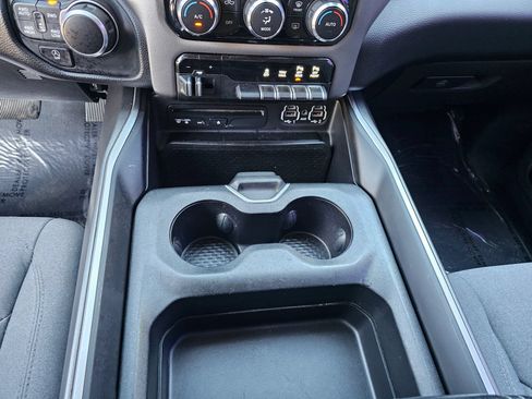 Used 2019 RAM 1500 Big Horn AWD/4WD image 17