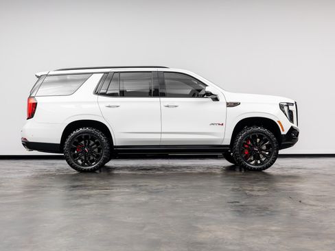 Used 2025 GMC Yukon AT4 Ultimate w/ LPO, Illumination Package AWD/4WD image 22