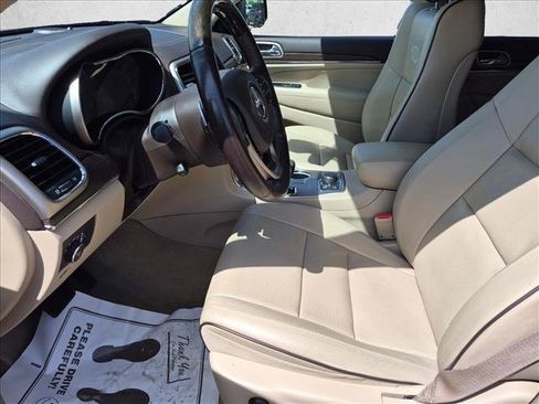 Used 2014 Jeep Grand Cherokee Overland AWD/4WD image 9