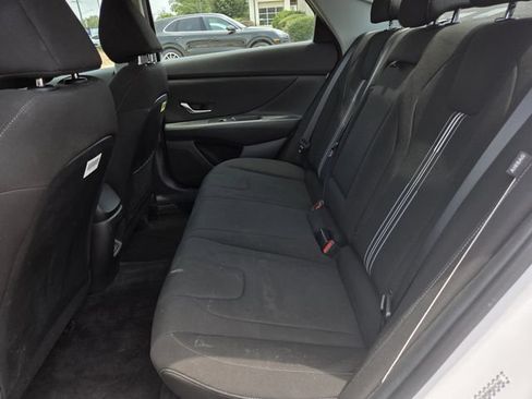 Used 2024 Hyundai Elantra SEL w/ Convenience Package FWD image 21