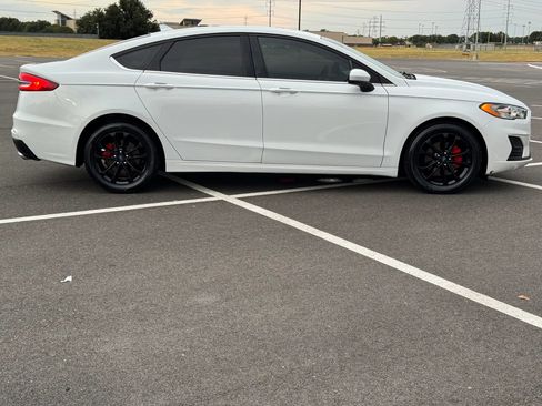 Used 2020 Ford Fusion SE FWD image 8