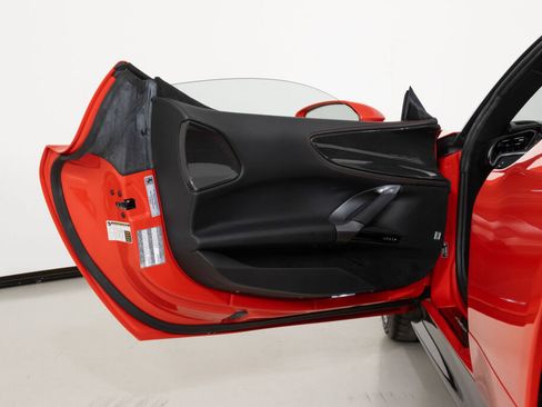 Used 2023 Ferrari SF90 Spider image 30