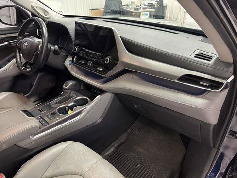 Used 2021 Toyota Highlander Platinum AWD/4WD image 39