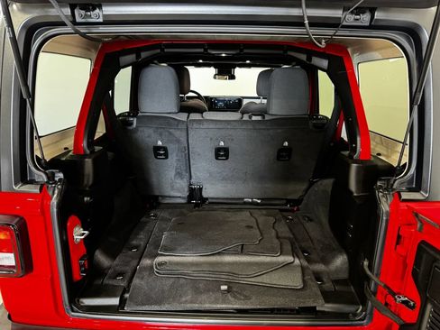 Used 2025 Jeep Wrangler Unlimited Sport AWD/4WD image 27