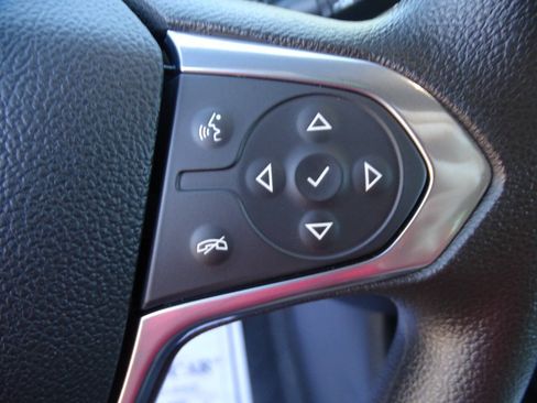 Used 2023 Chevrolet Traverse AWD LS w/ Safety Package image 16