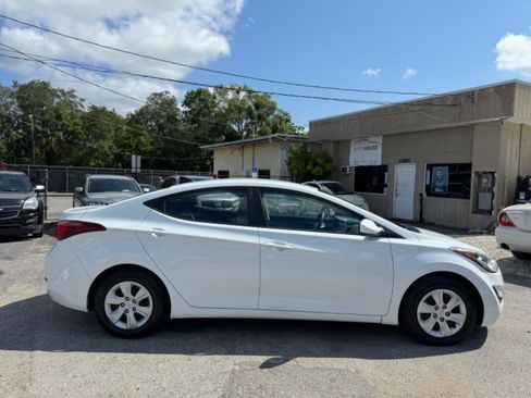 Used 2016 Hyundai Elantra SE image 4