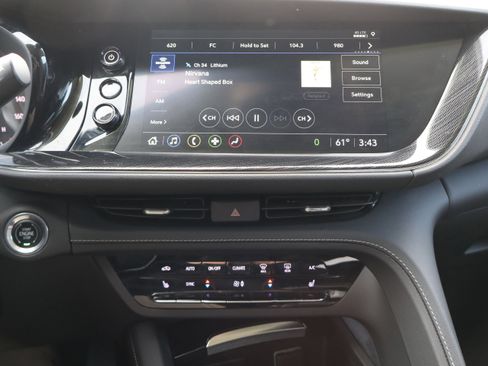 Used 2023 Buick Envision Preferred image 17