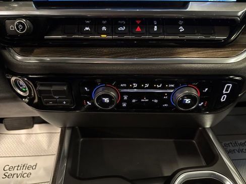 Used 2024 Chevrolet Silverado 1500 LT w/ Z71 Off-Road Package image 16