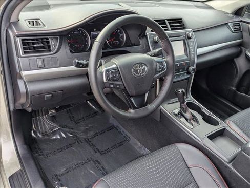 Used 2015 Toyota Camry SE image 10