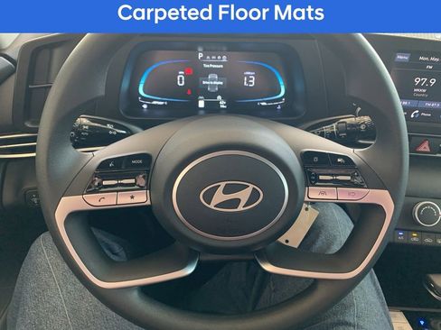 New 2026 Hyundai Elantra SE FWD image 5