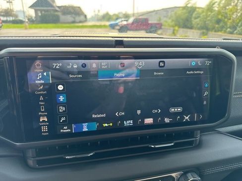 Used 2025 Jeep Wrangler Unlimited Rubicon 392 image 33