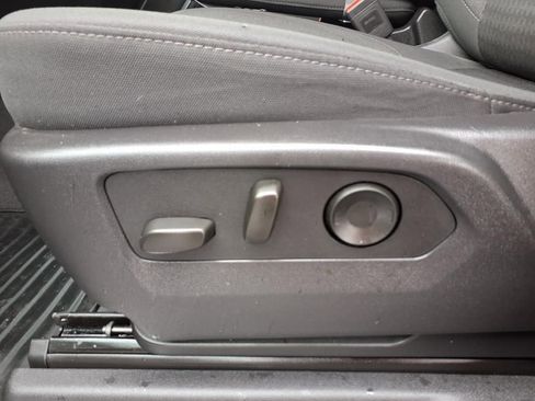 Used 2025 Chevrolet Silverado 1500 LT image 22