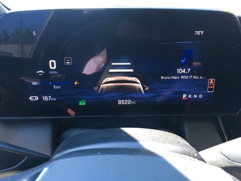 Used 2024 Chevrolet Equinox EV RS AWD/4WD image 2