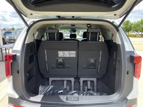New 2026 Kia Carnival EX FWD image 14