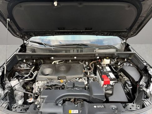 Used 2025 Toyota RAV4 XLE AWD/4WD image 21
