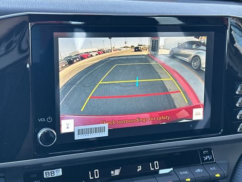 Certified 2026 Toyota Camry Hybrid FWD image 18