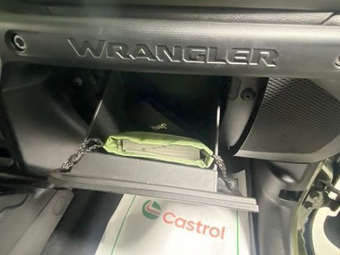 Used 2020 Jeep Wrangler Unlimited Sport image 25