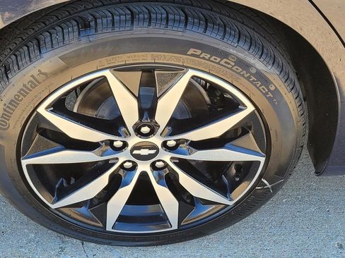 Used 2017 Chevrolet Malibu LT w/ Sport Package image 6