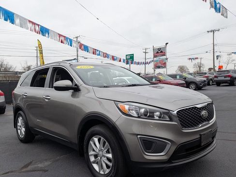 Used 2016 Kia Sorento FWD image 5