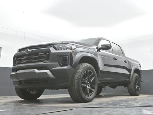 Used 2023 Chevrolet Colorado Trail Boss w/ Technology Package AWD/4WD image 41