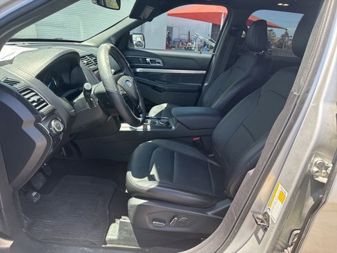 Used 2018 Ford Explorer XLT w/ Equipment Group 202A AWD/4WD image 10