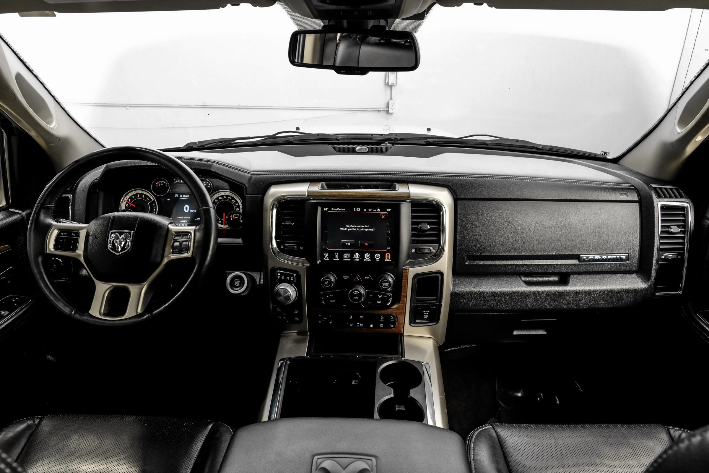 Used 2015 RAM 1500 Laramie w/ Convenience Group AWD/4WD image 20
