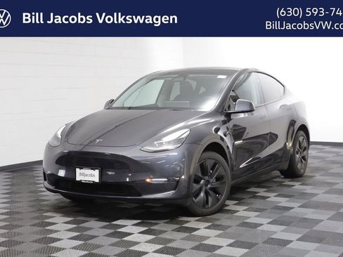 Used 2024 Tesla Model Y Long Range AWD/4WD image 1