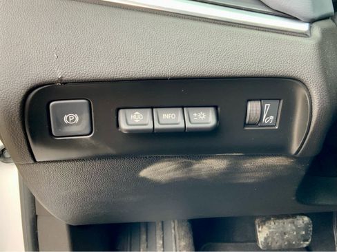 Used 2022 Buick Enclave Premium image 49