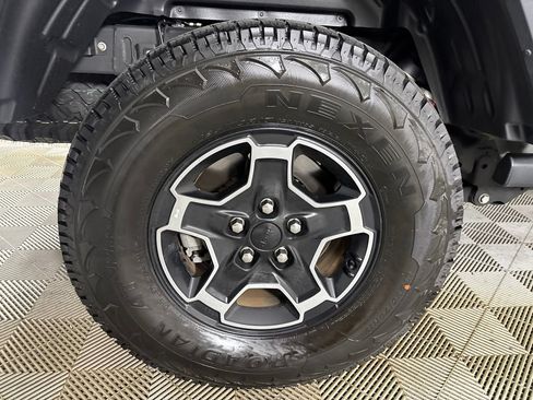 Used 2021 Jeep Gladiator Mojave AWD/4WD image 31