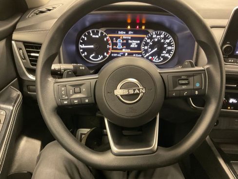 Used 2024 Nissan Rogue SV image 15