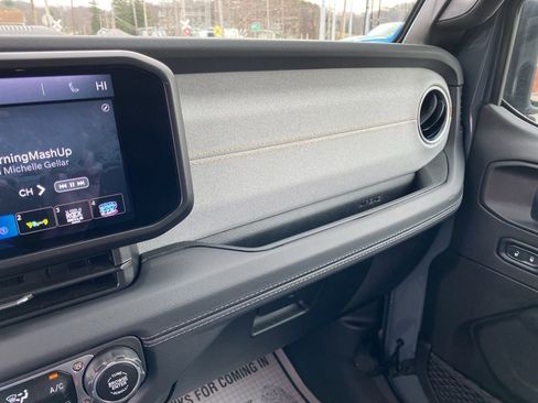 Used 2025 Jeep Wrangler Unlimited Sahara w/ Safety Group image 22